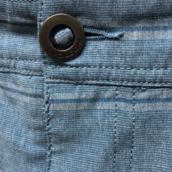 NWOT Volcom 4 pockets 4 way stretch shorts - Picture 2 of 8